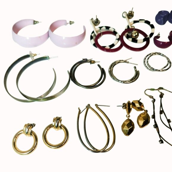 Vintage 90s Assorted Fashion Earrings Bundle 21 Pairs - Hoops Studs & Dangles - Picture 3 of 3